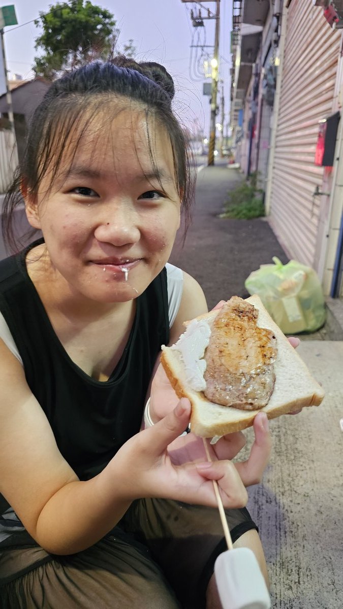 吐司夾肉與棉花糖