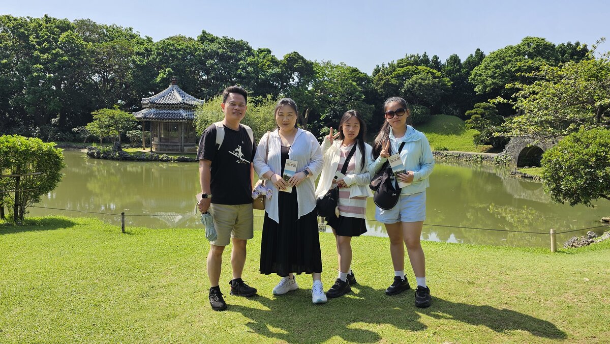 識名園池畔