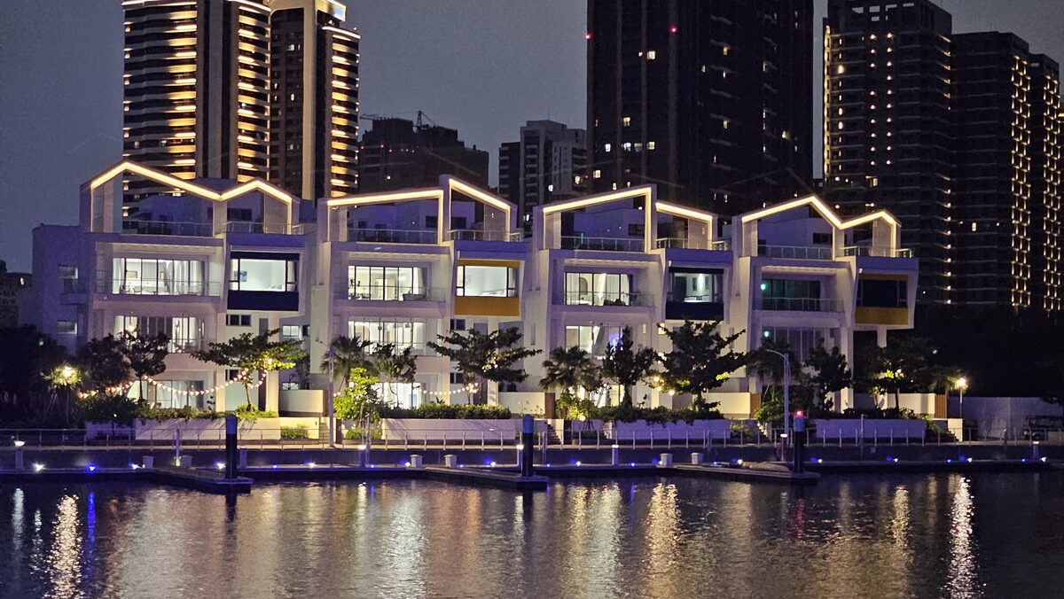 亞果一帶水岸夜景